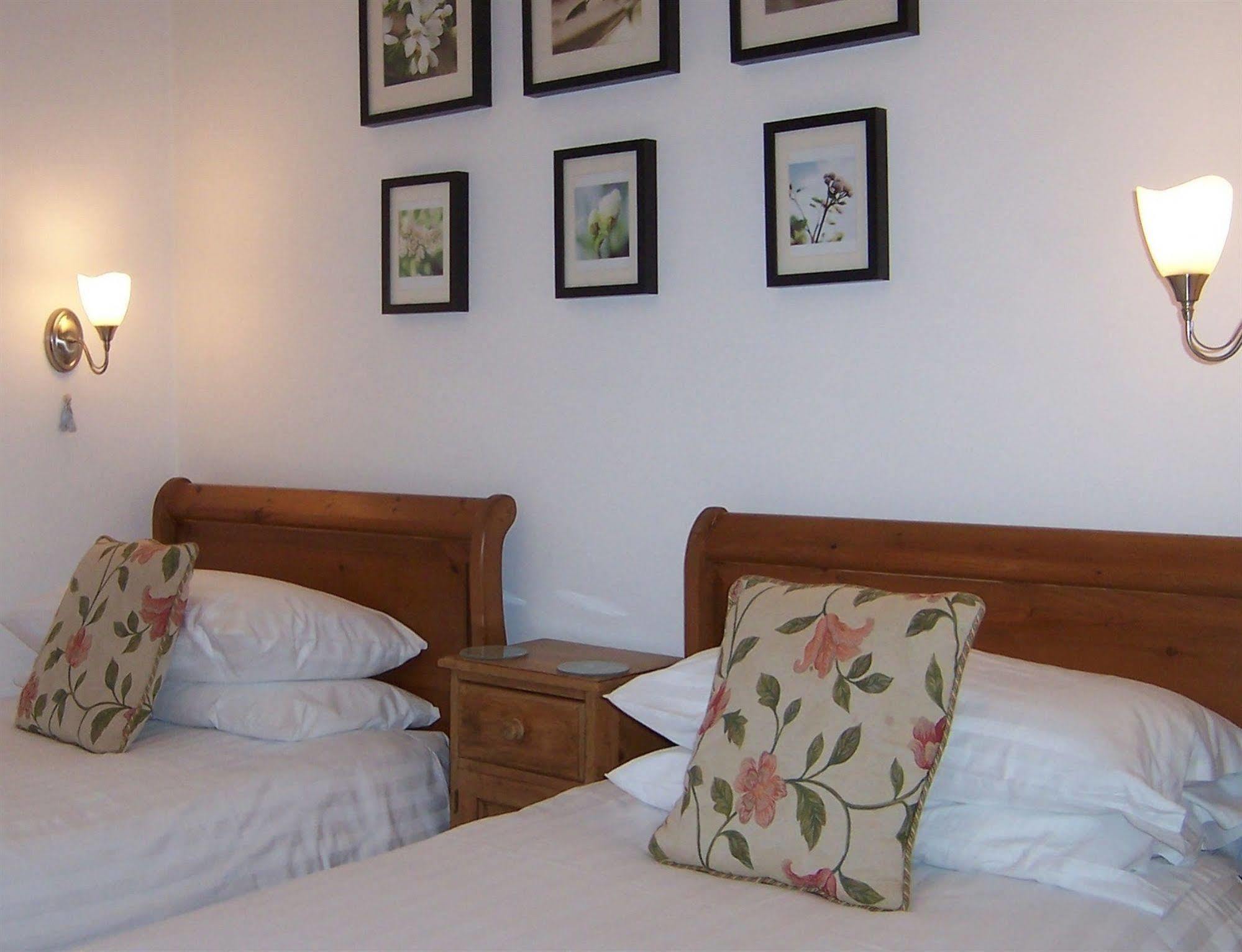 Caddon View Country Guest House Innerleithen Exteriör bild