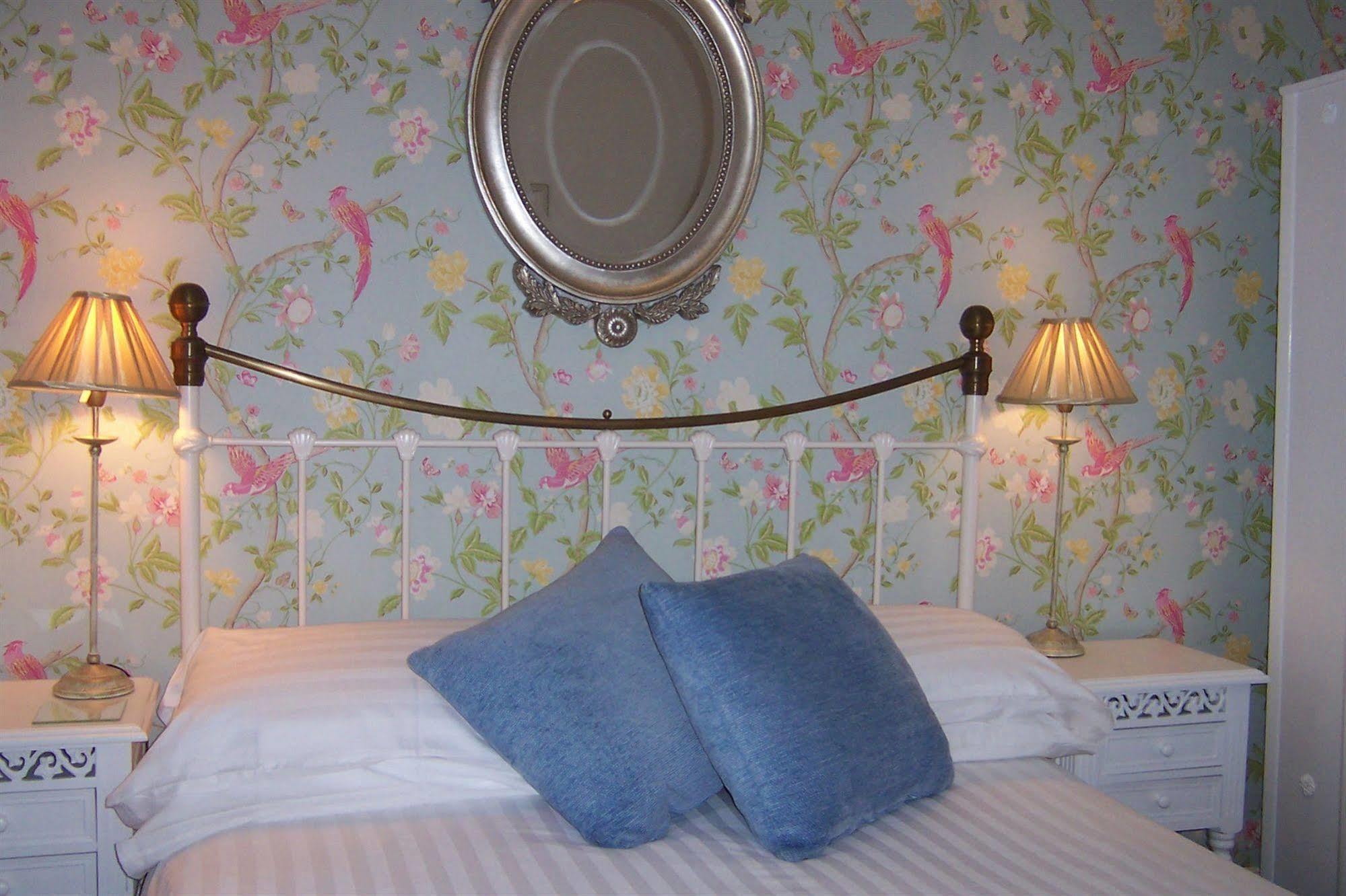 Caddon View Country Guest House Innerleithen Exteriör bild